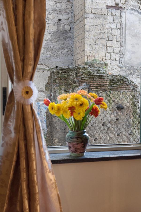 Ferienwohnung Napoli Centro, A Windows On The Monuments Exterior foto