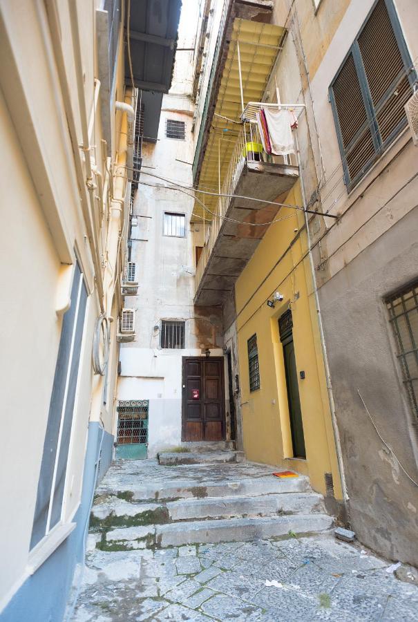 Ferienwohnung Napoli Centro, A Windows On The Monuments Exterior foto
